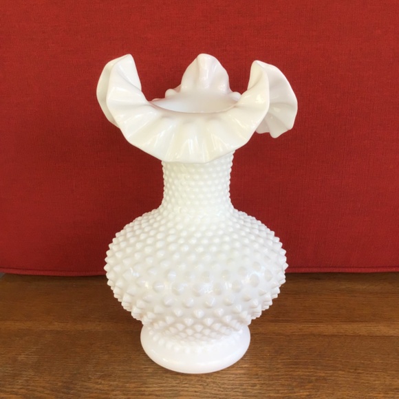 Vintage Fenton White Milk Glass Hobnail Vase Large Ruffled Edge - Picture 2 of 12